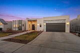 Building Photo - 321 Rio de Jazmin Cir