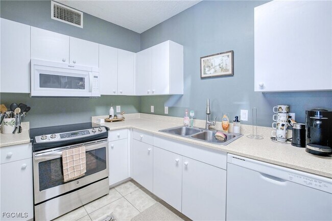 Building Photo - 1040 Hancock Creek S Blvd