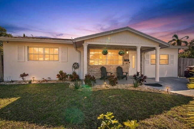 Building Photo - 110 NE 30th St