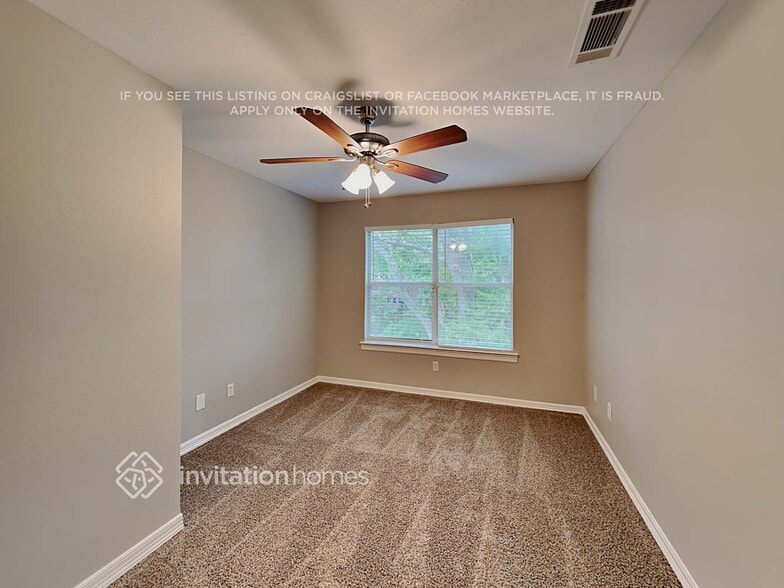 Building Photo - 317 Valiant Dr