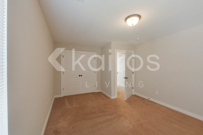 Building Photo - 44 Maple Leaf Dr