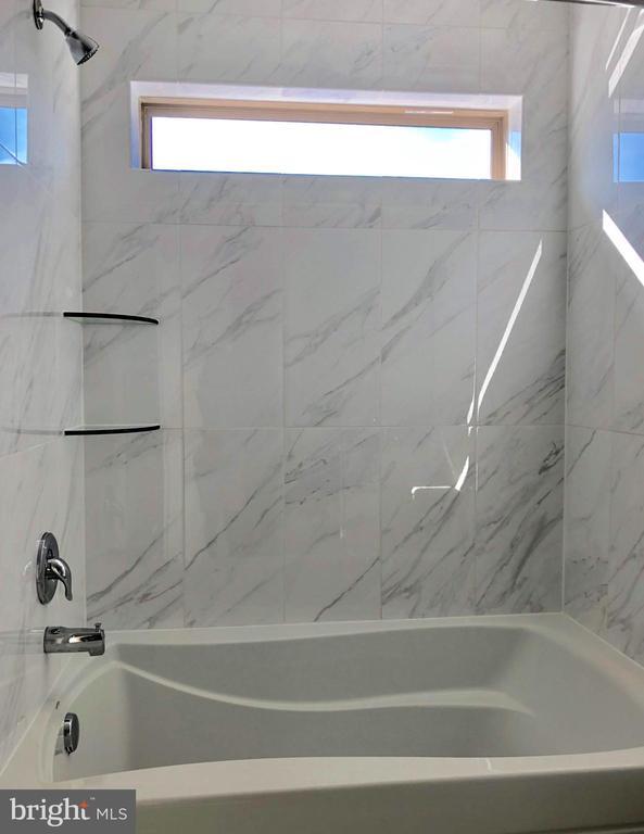 Building Photo - 124 Tolocka Terrace NE