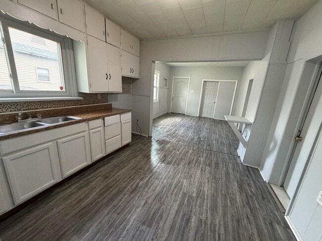 Building Photo - 36 Griffin-S