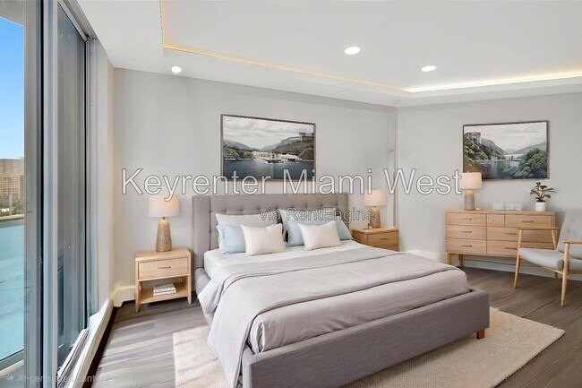 Building Photo - 16485 Collins Ave