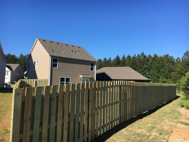 Building Photo - Doss Ferry Community – Kimberly, AL | 2-Story Home Built in 2017 | 3 Bedrooms, 2.5 Baths | Fenced...