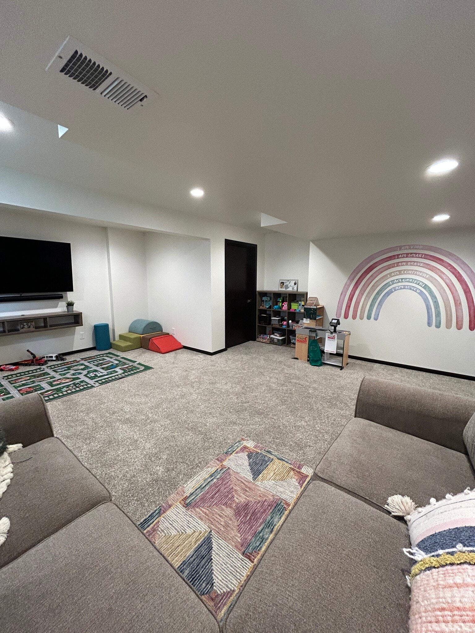 Building Photo - 5370 Little Bluestem Dr