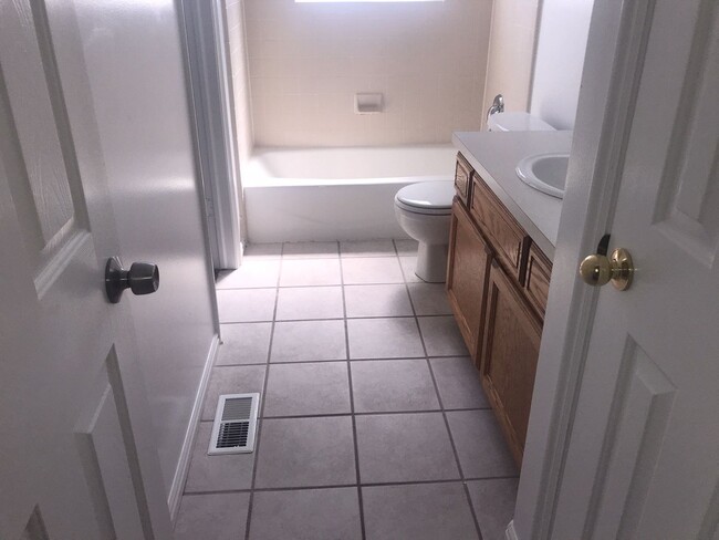 Building Photo - Clearfield Home for Rent