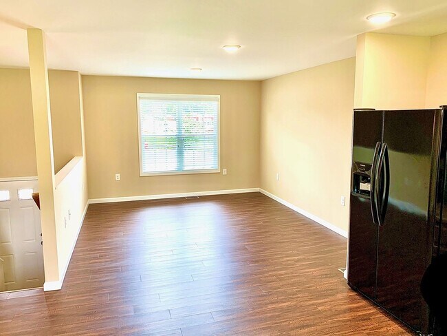 Building Photo - Duplex 2 Bedroom / 2Bath  Johnson City