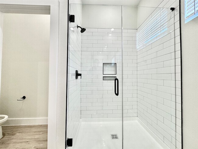 Building Photo - 8513 Shoreham