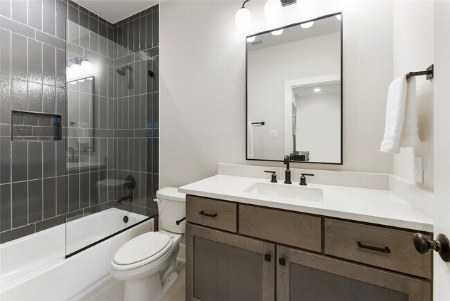 Building Photo - 2118 Bennet Ct