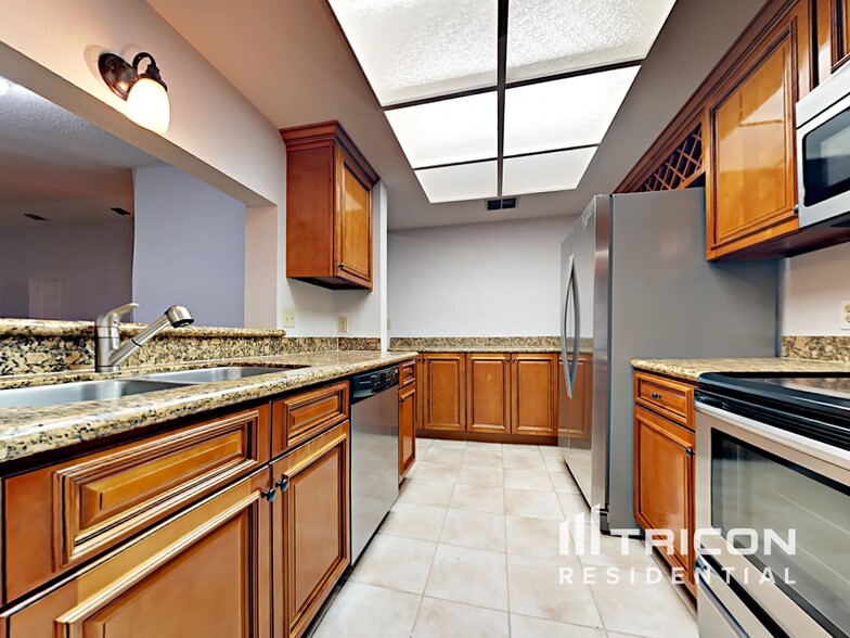Building Photo - 2612 Bridle Dr