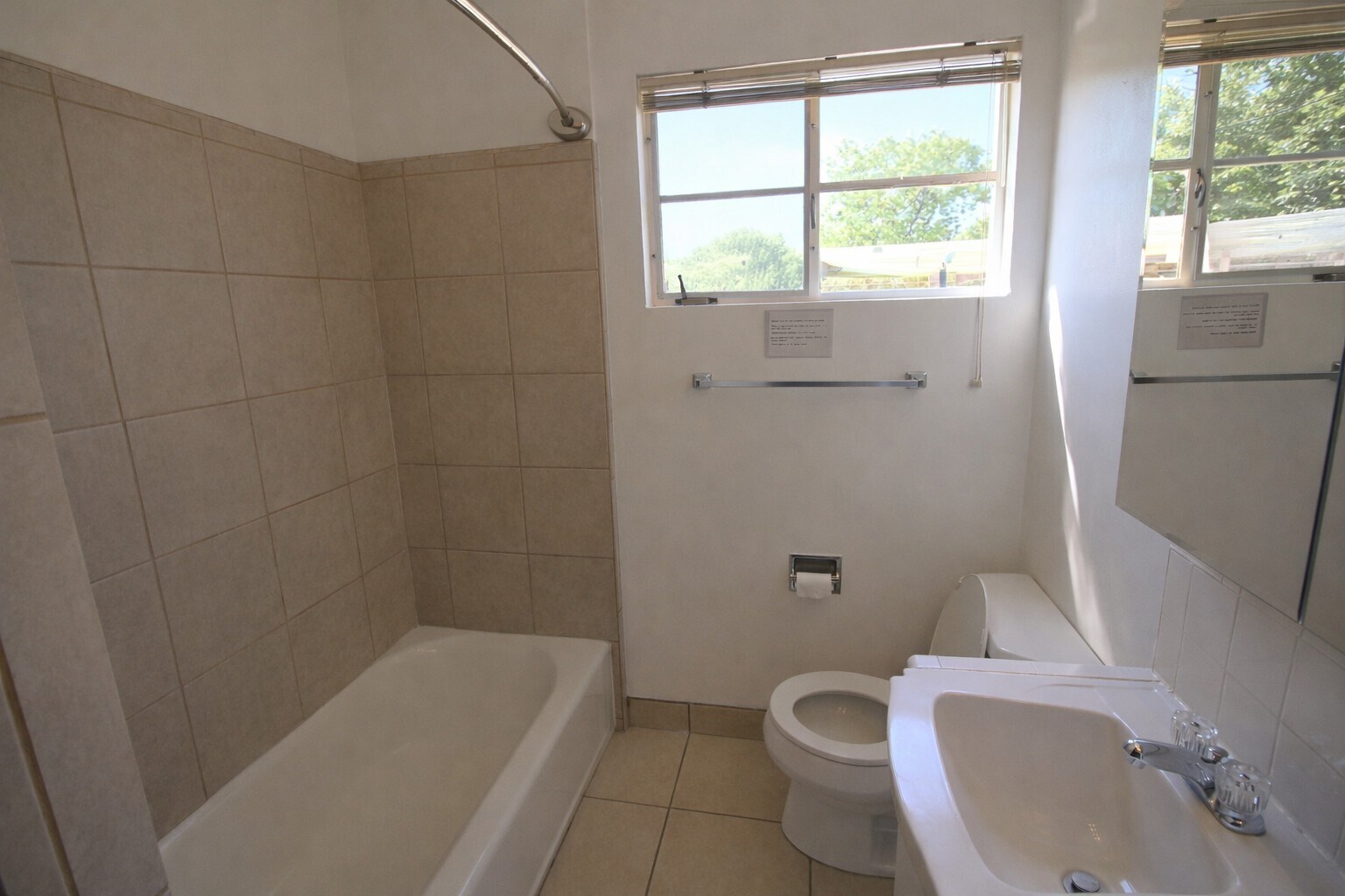 Hall Bath - 735 E Granada Dr