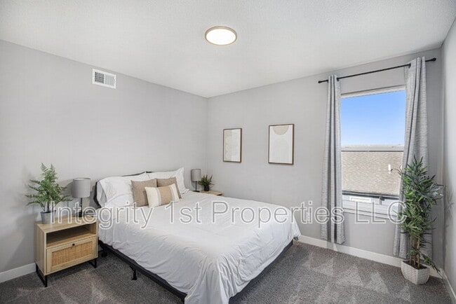 Building Photo - 13316 W 180th St