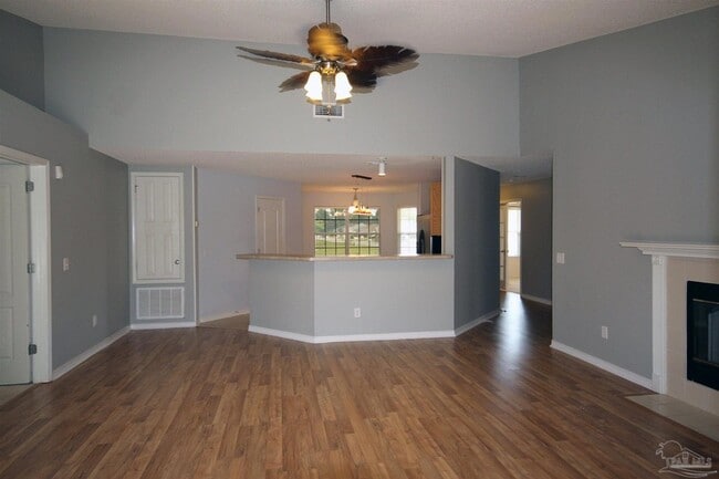 Building Photo - 8454 Ferlon Ave