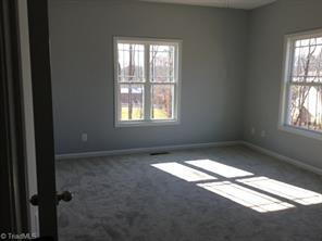Building Photo - "Spacious 4-Bedroom Home with Finished Basement in Kernersville's Desirable Mill Brook Trail"