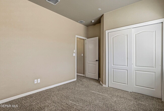 Building Photo - 3133 Clearbrook