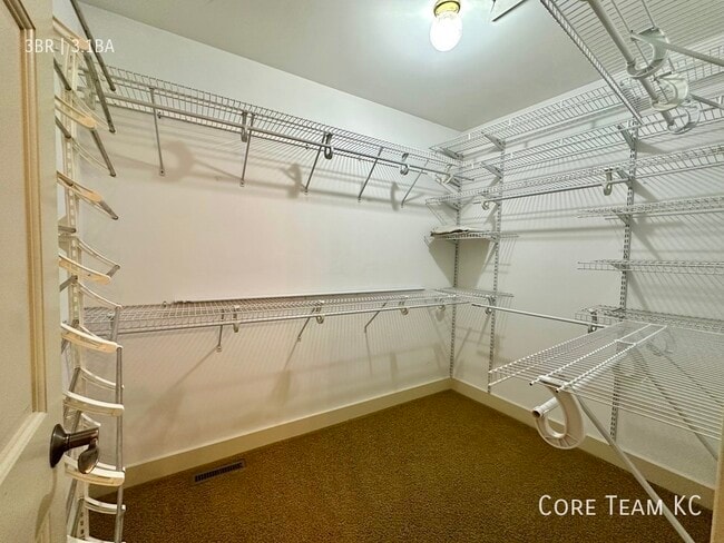Building Photo - 4819 Jarboe St