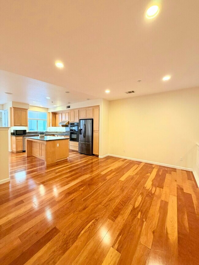 Building Photo - 6353 Byron Ln