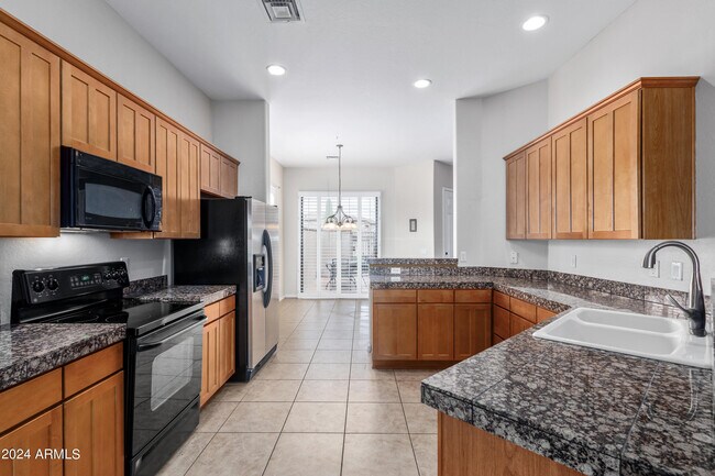 Building Photo - 17020 E Kiwanis Dr