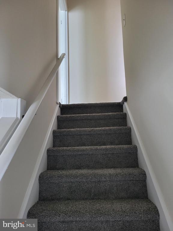 Building Photo - 729 E Washington St