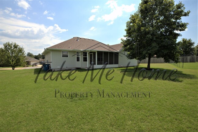 Building Photo - 3 Bedroom in Nixa!