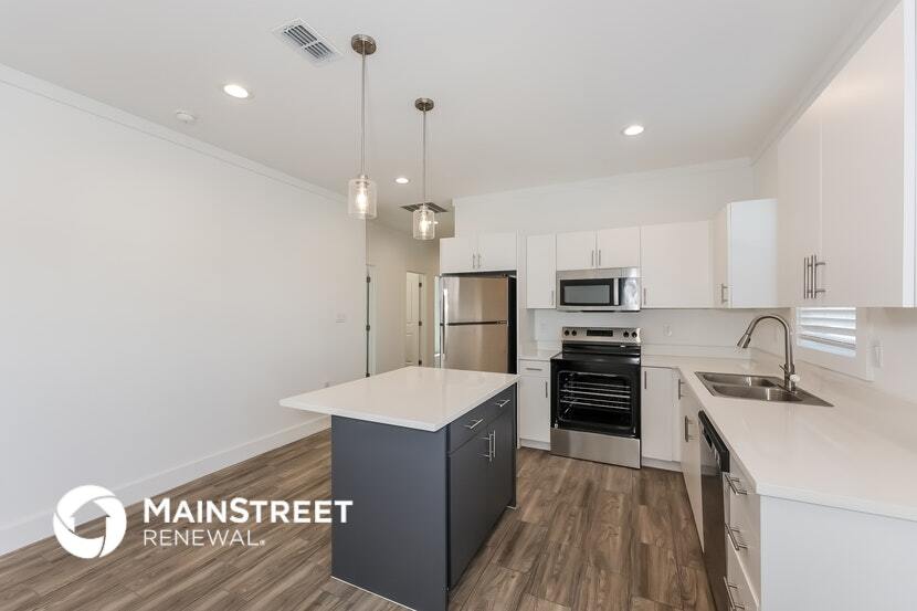 Building Photo - 1601 Daniel St