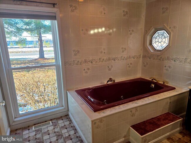 Building Photo - 15329 Church Ln