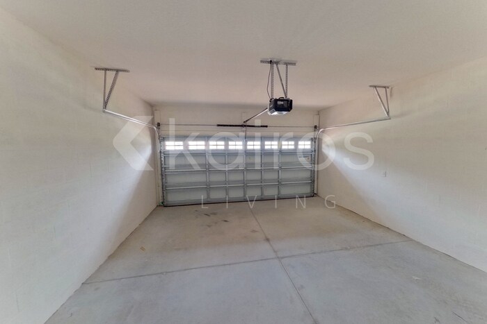 Building Photo - 4401 Paraglider Pl