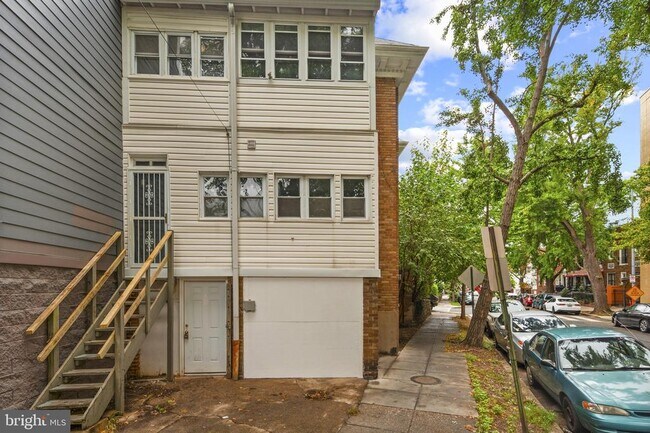 Building Photo - 3551 Hertford Pl NW