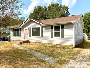 Building Photo - 719 Spees Dr