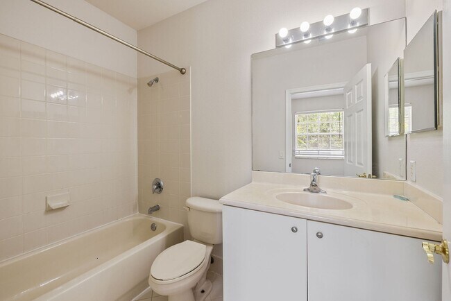 Building Photo - 8401 SW 25th Ct