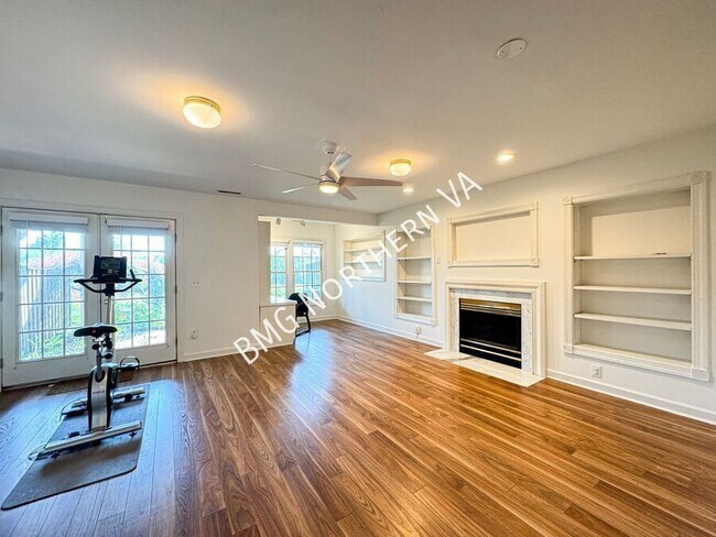 Building Photo - 43003 Golf View Dr
