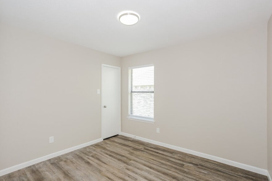 Building Photo - 6639 Mountain Cedar Ln