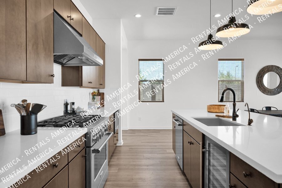 Building Photo - 22700 E Arroyo Verde Dr