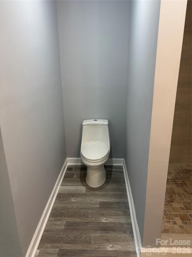 Building Photo - 6225 Branch Hill Cir