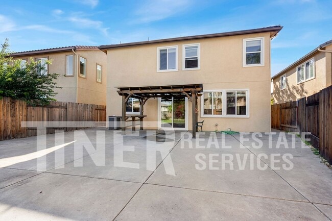 Building Photo - 5444 Noyack Way