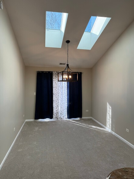 Building Photo - 2947 Rutland Cir