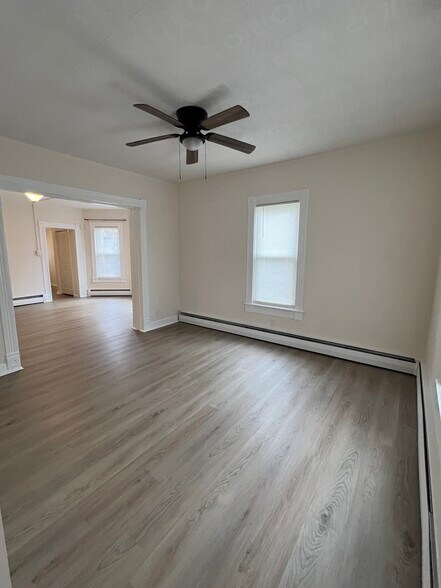 Building Photo - 211 Spring St