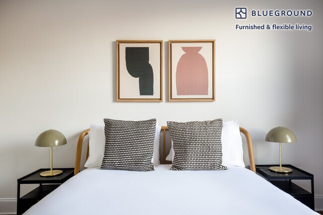 Building Photo - 952 5th Ave