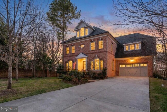 Building Photo - 1604 Colonial Ln