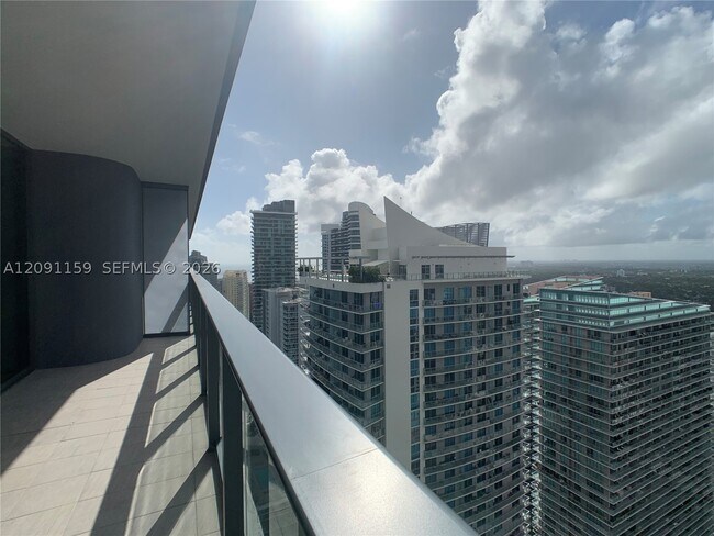 Building Photo - 1000 Brickell Plaza