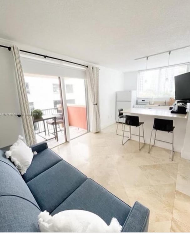 Building Photo - 2951 S Bayshore Dr