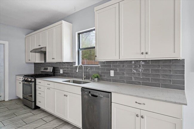 Building Photo - 10302 Aspen St