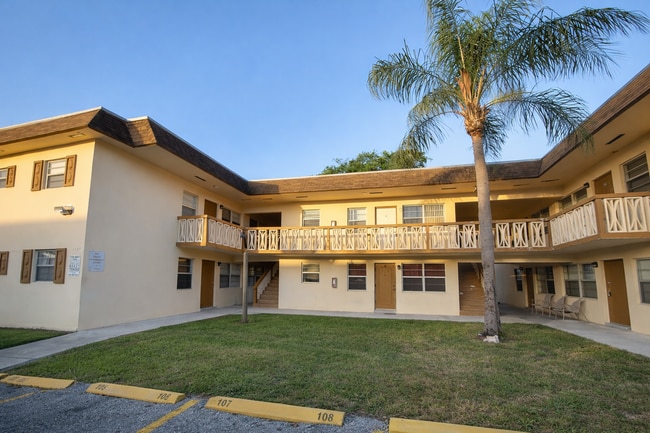Interior Photo - 3720 SW 59 Ave