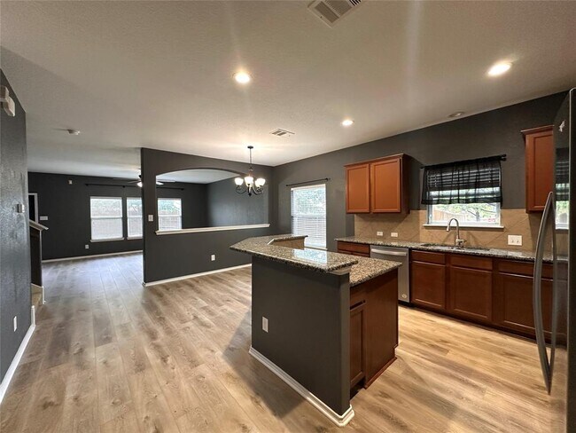 Building Photo - 4601 Tiddle Ln