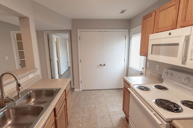 Building Photo - 5209-5211 Currituck Lane