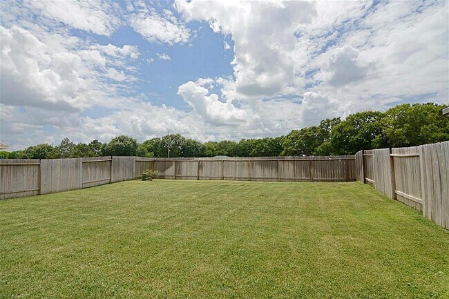 Building Photo - 15415 Pattington Cypress Dr