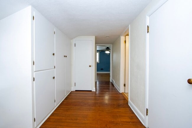 Building Photo - Two bedroom single-family home