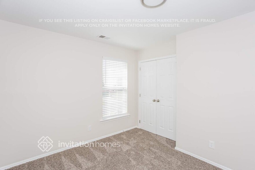 Building Photo - 2121 Mallard Green Pl