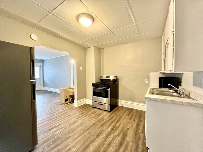 Building Photo - 855 Turner Ave